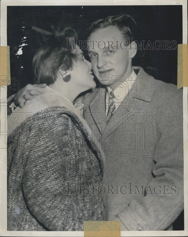 1957 Doug Mohns and wife - Historic Images