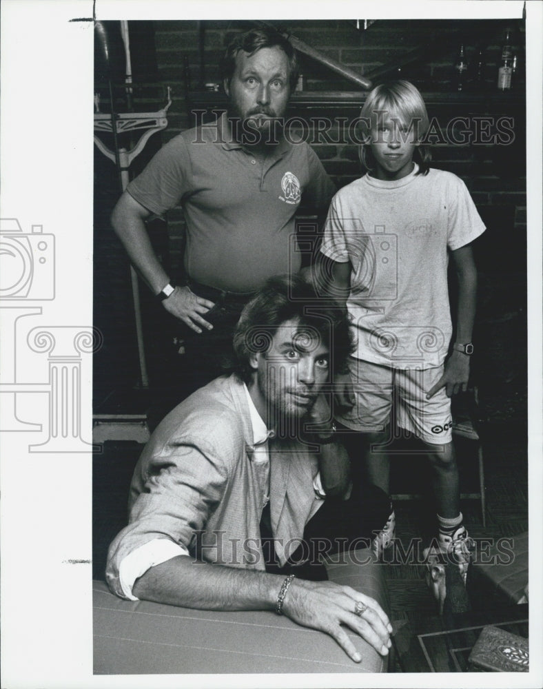 1990 Press Photo Actors Todd Bauman And Robert Bechtel Directed By Chip Haynes - Historic Images