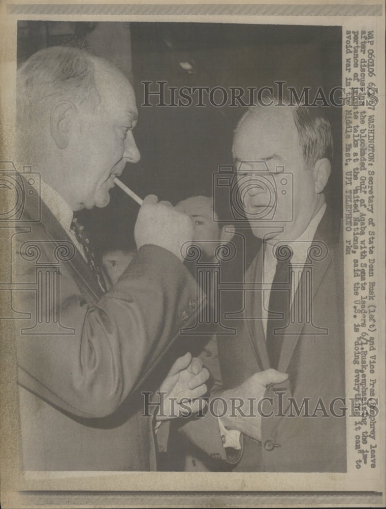 1967 Sec. of State &amp; Vice President Humphrey discuss the blockaded - Historic Images