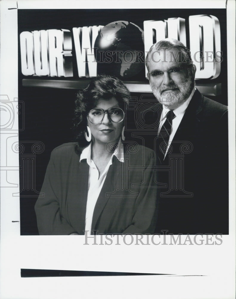 1987 Press Photo Linda Ellerbee and Ray Gandolf host &quot;Our World&quot; - Historic Images
