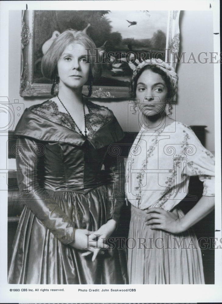 1993 Press Photo Ann-Margret and Jasmine Guy in Queen&quot; - Historic Images