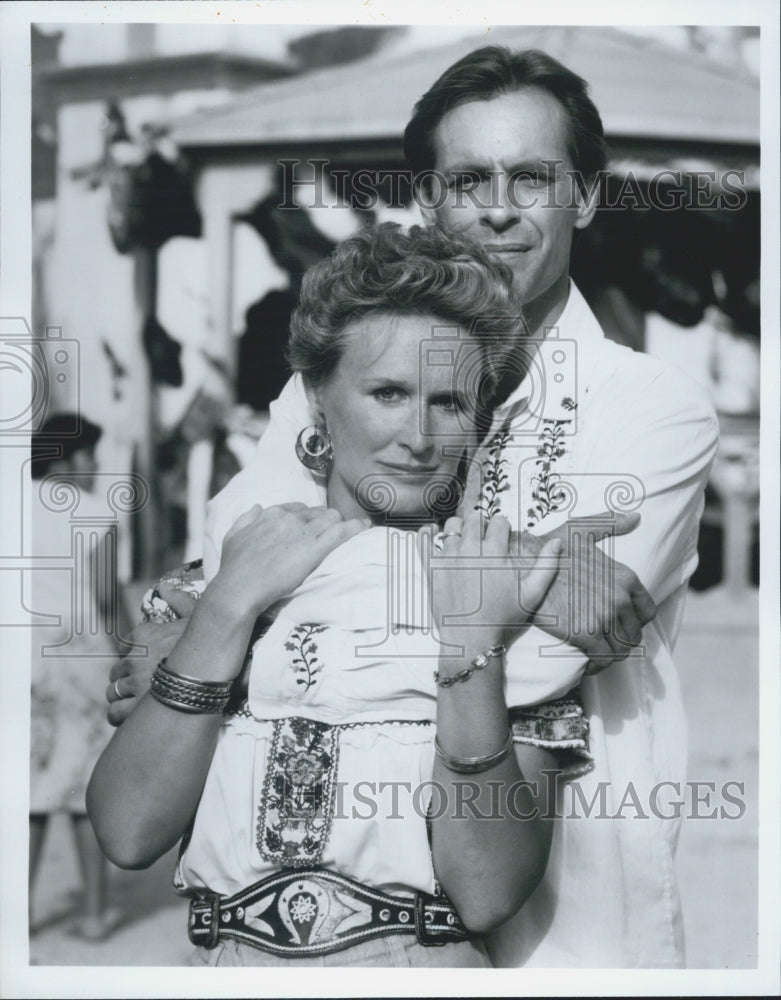 1988 Press Photo Glenn Close Actress Keith Carradine Actor Stones Ibarra Movie - Historic Images