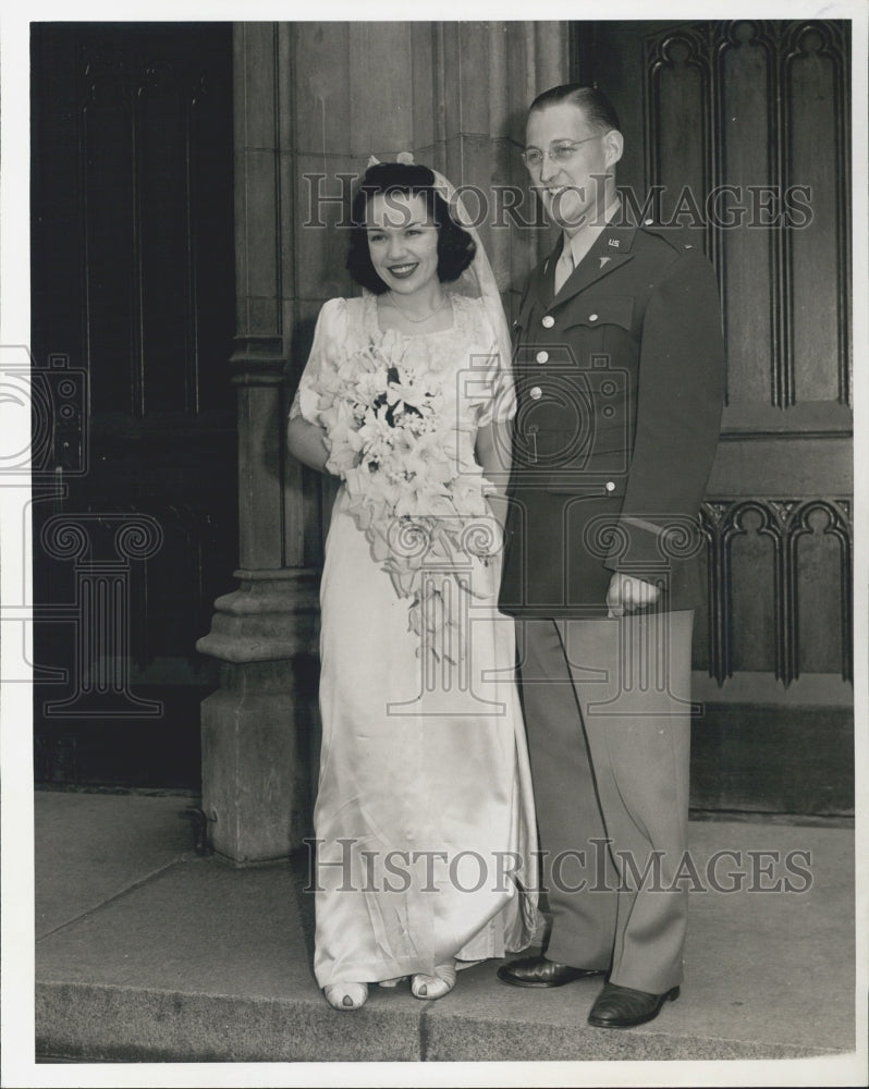 1942 Lt and Mrs Edward Shumaker - Historic Images