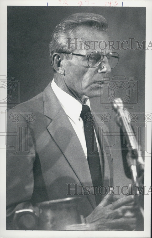 1988 Press Photo Secretary of Defence Frank C. - Historic Images