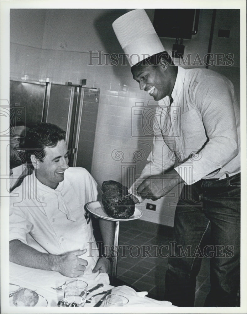 1984 Press Photo Chefs Darryl Haley and Norm Wade - Historic Images