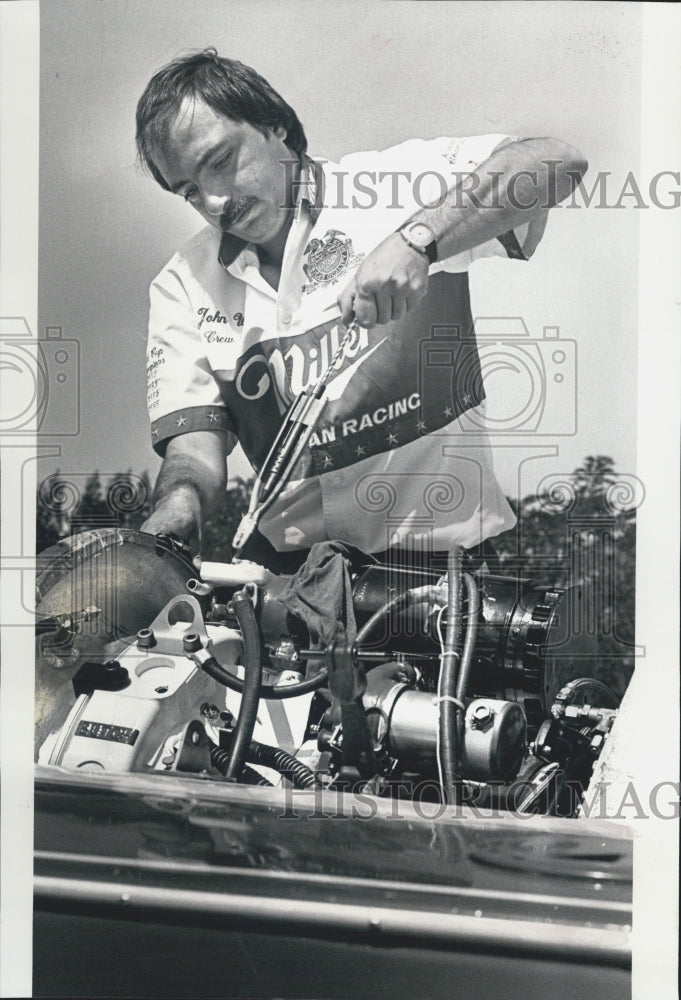 1986 Press Photo John Walters Miller Racing Crew cheif - Historic Images