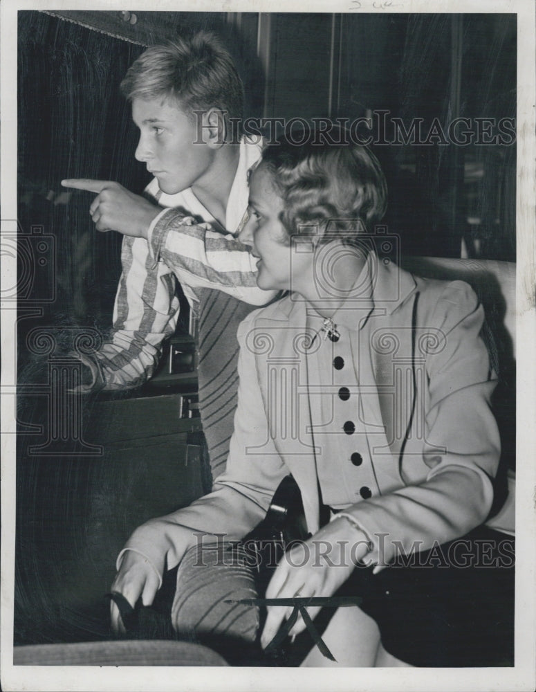 1938 Press Photo Mrs Gordon Cochran &amp; Son Gordon Jr - Historic Images