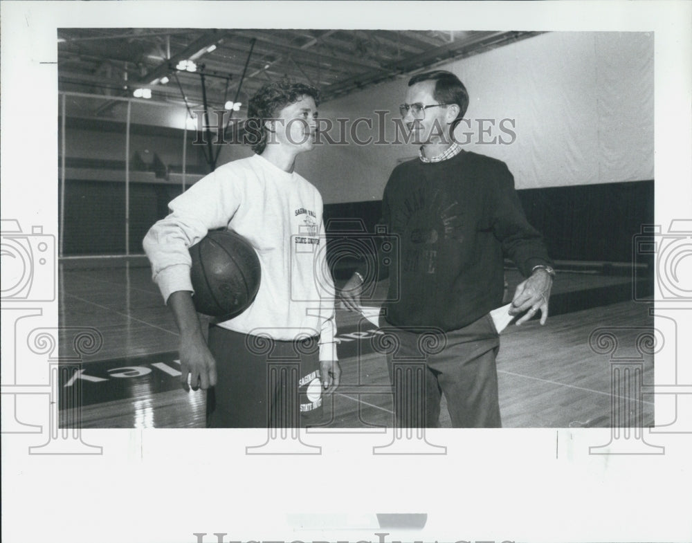 1989 Press Photo Claudette Charmey and Robert Pratt coaches Sanigaw Vally State - Historic Images