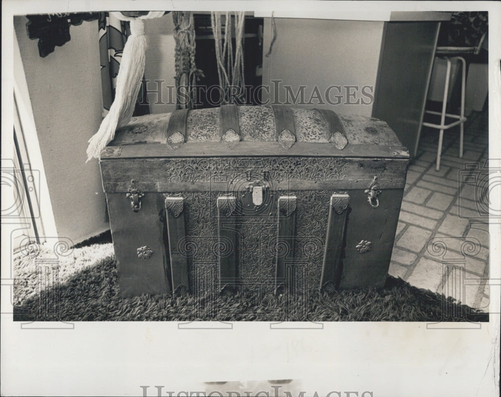 1978 Antique Trunk Mrs Schabach - Historic Images