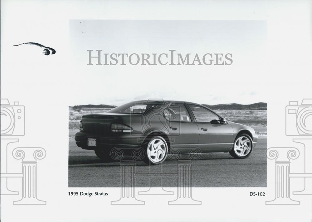 1995 Press Photo Dodge Stratus - Historic Images
