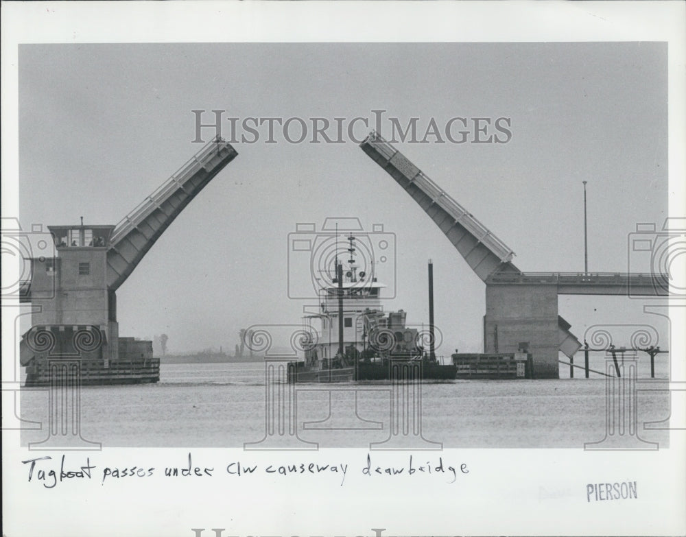 1986 Press Photo Memorial Causeway Drawbridge - Historic Images