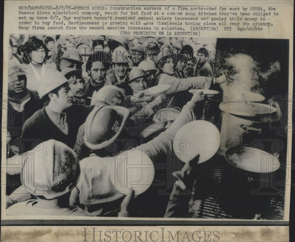 1975 Buenos Aires Construction Workers - Historic Images