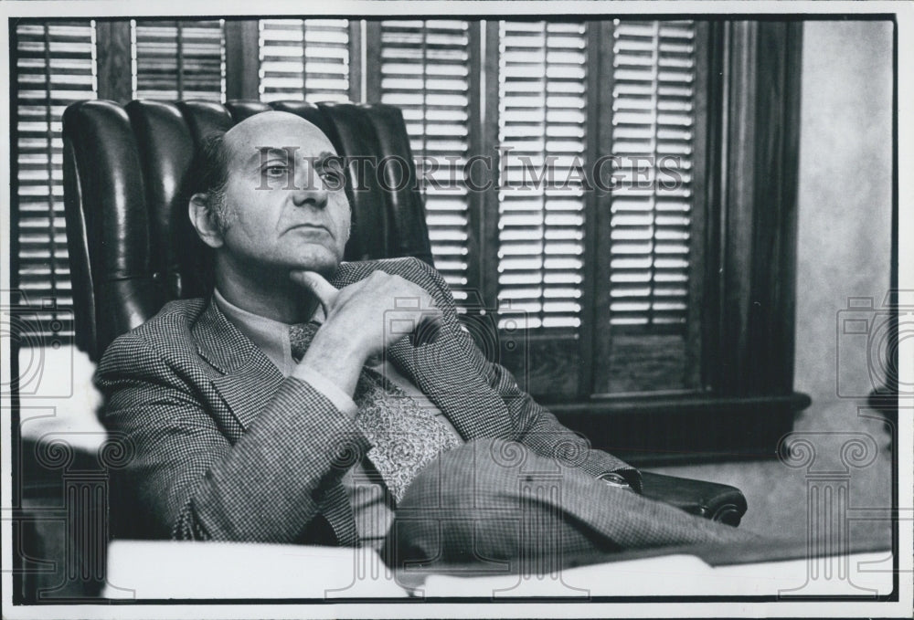 1981 Walter Gerash Lawyer - Historic Images