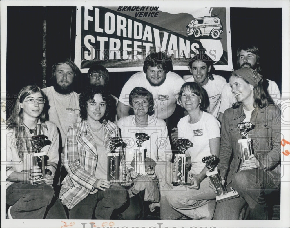 1976 Heather Bolsser Linda Santjer Belinda Daum Debbie Hayden Sarah - Historic Images