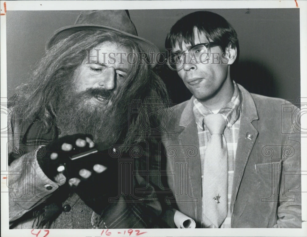 1985 Press Photo John Astin And Thom Bray On Episode Baxter And Boz On Riptide - Historic Images