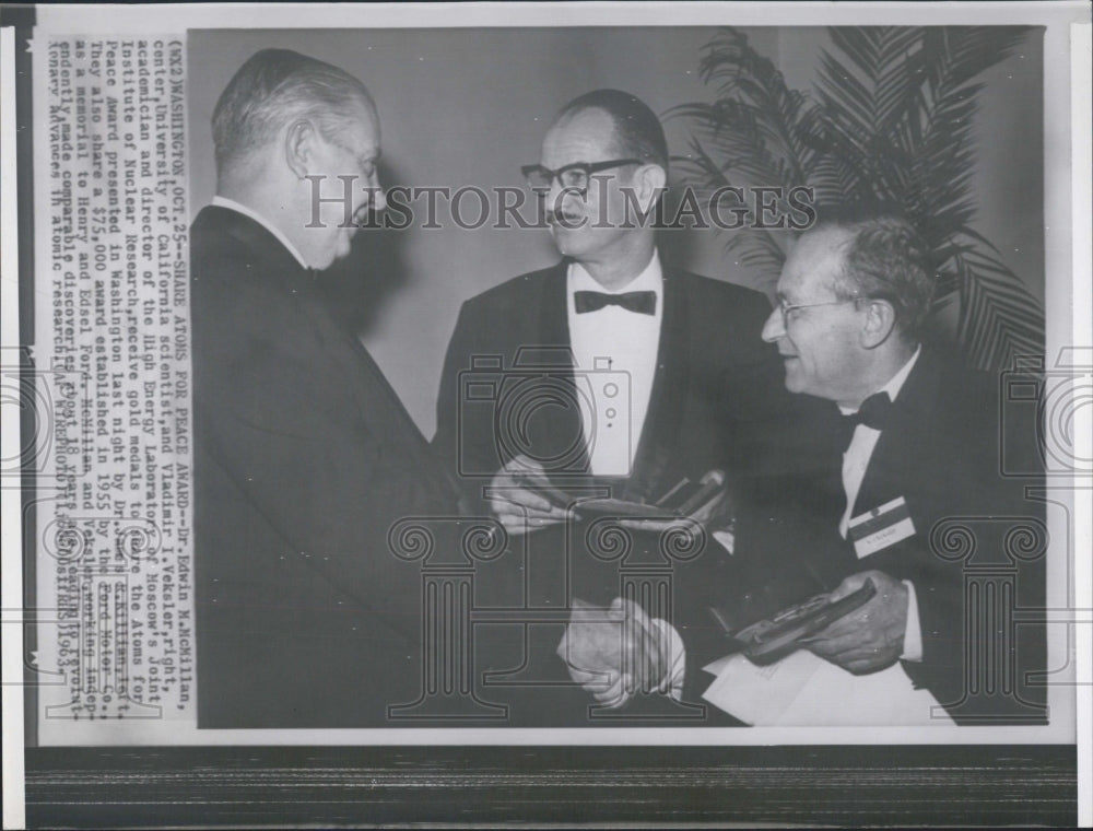 1963 Dr. Edwin McMillian &amp; Vladimir Veksler receive Atoms for Peace - Historic Images