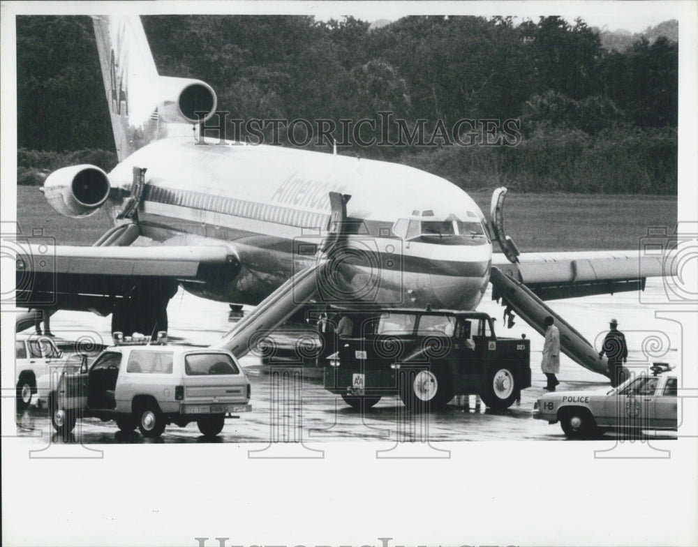 1987 Press Photo American Airlines False Fire Alarm - Historic Images