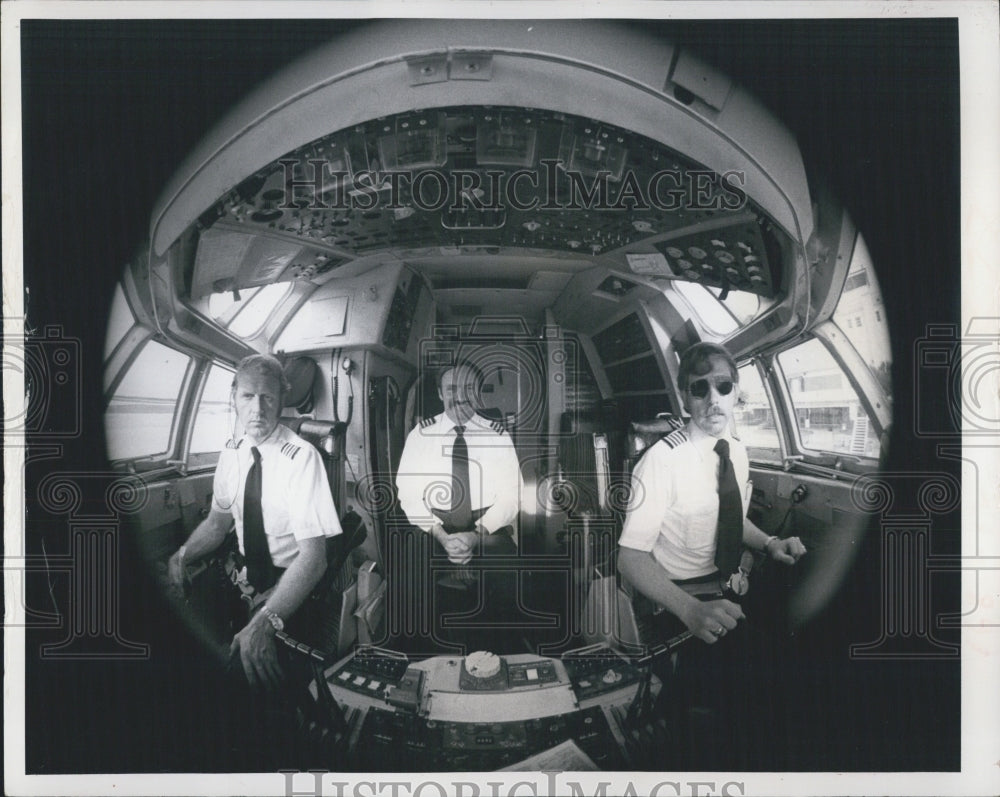 Press Photo Flight Crew members Bill Hegler Frank Murphy John Ransom ...