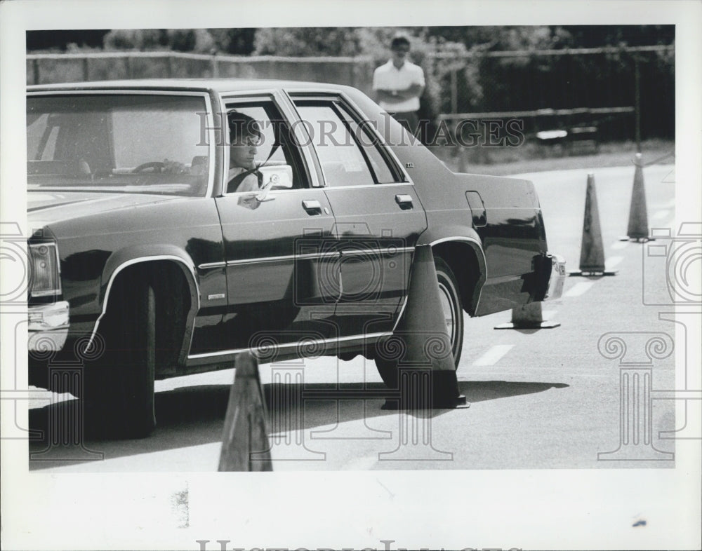 1982 Press Photo Teen Drivers Compete at Pasco County High School - Historic Images