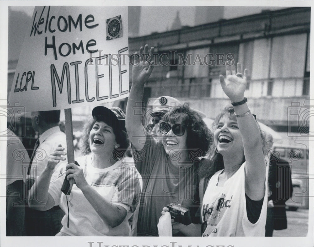 1989 Press Photo Marine returning home - Historic Images