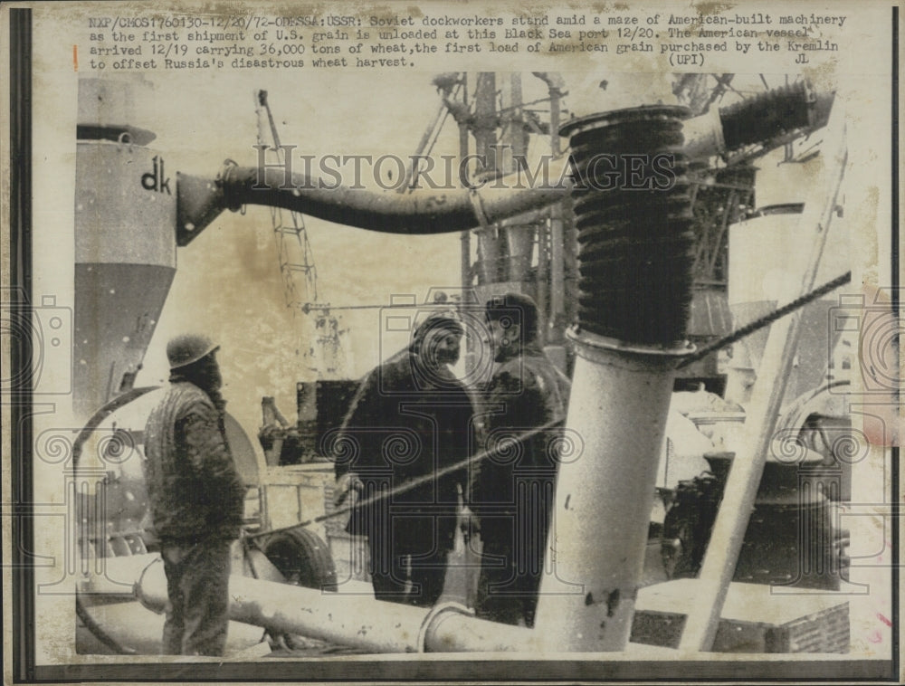 1972 Press Photo Soviet Dock Workers - Historic Images