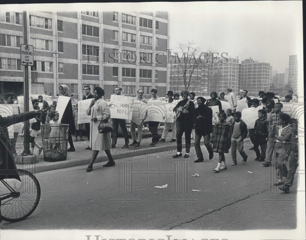 1966 Press Photo Boycott of Jenner School - Historic Images