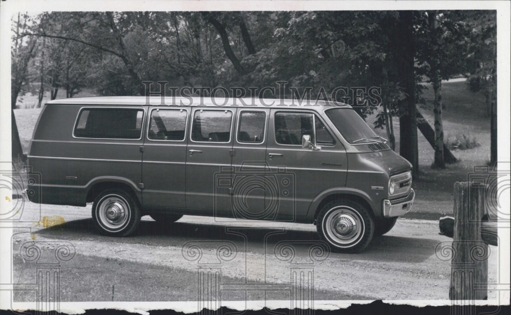 1971 Press Photo 1971 Dodge Royal Sportsman - Historic Images