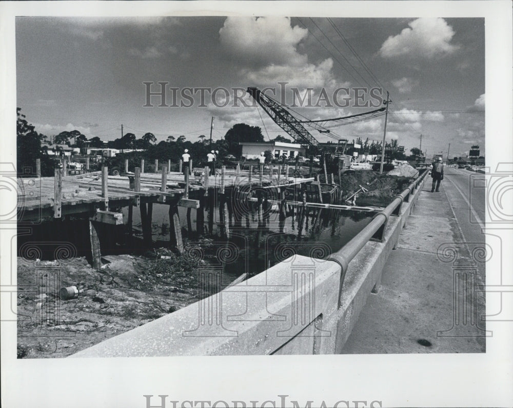 1976 Wooden Bridge Construction Bowlees Creek US 41 Bradenton - Historic Images