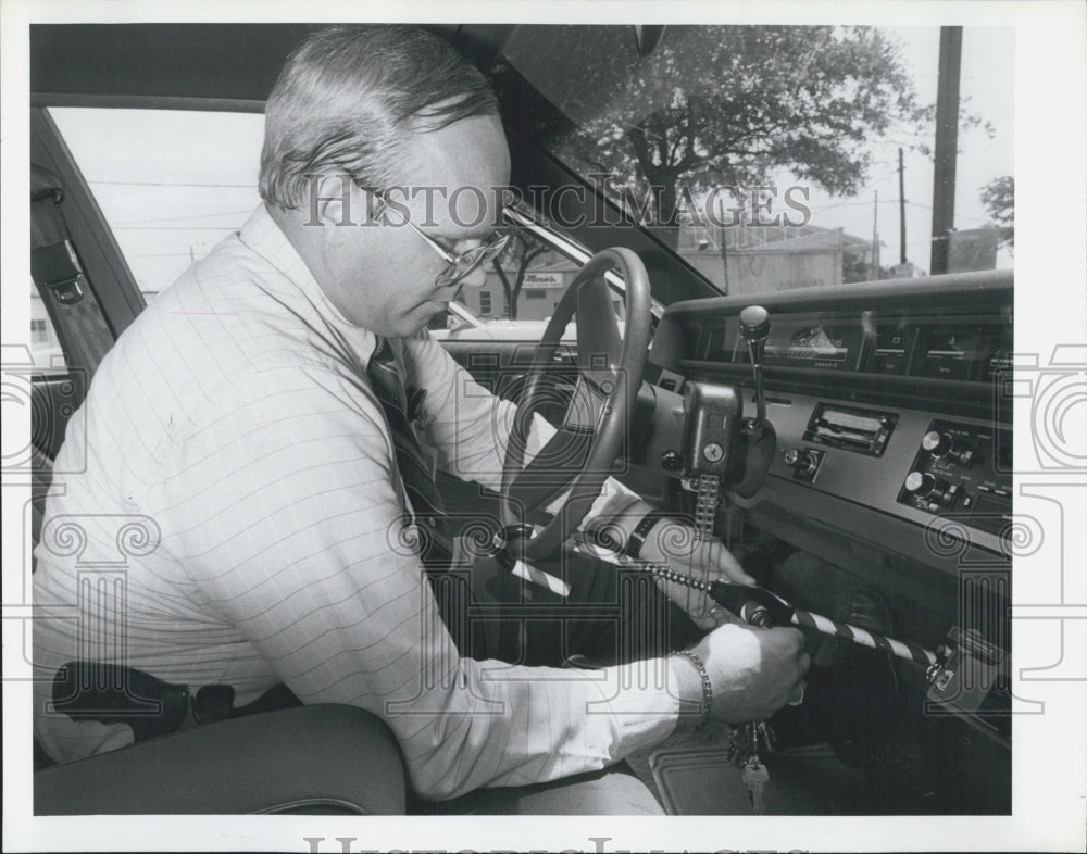 1989 Press Photo St Petersburg Police Detective Robert Moland - Historic Images