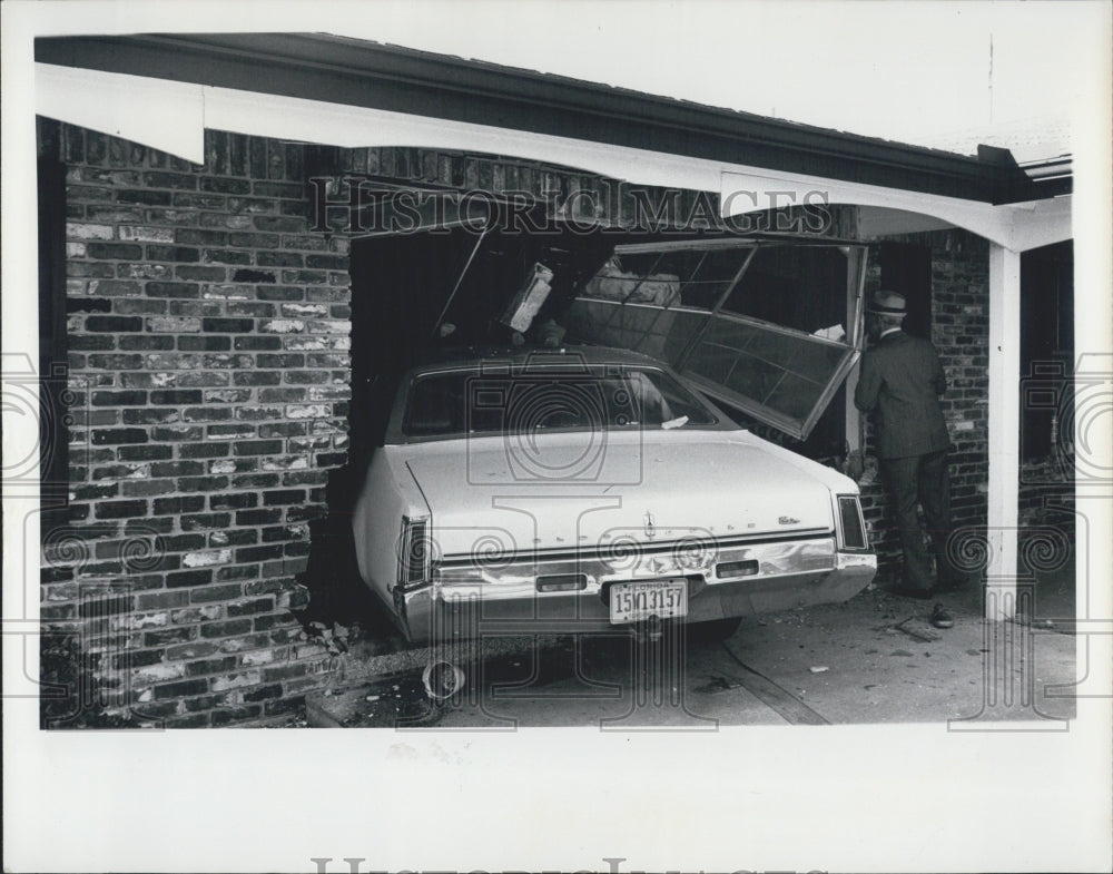 1975 Press Photo 58 year old Woman charged for driving her car into her husband - Historic Images