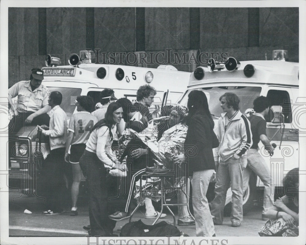 Press Photo Boston Marathon - Historic Images