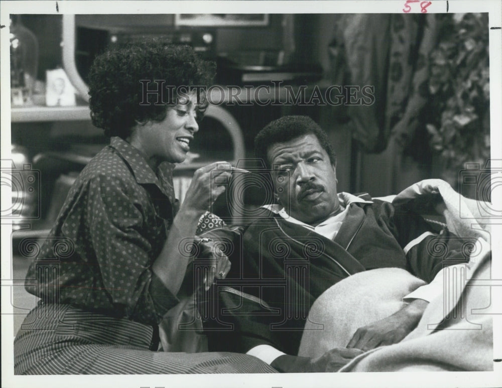 1986 Press Photo Marla Gibbs and Hall William - Historic Images