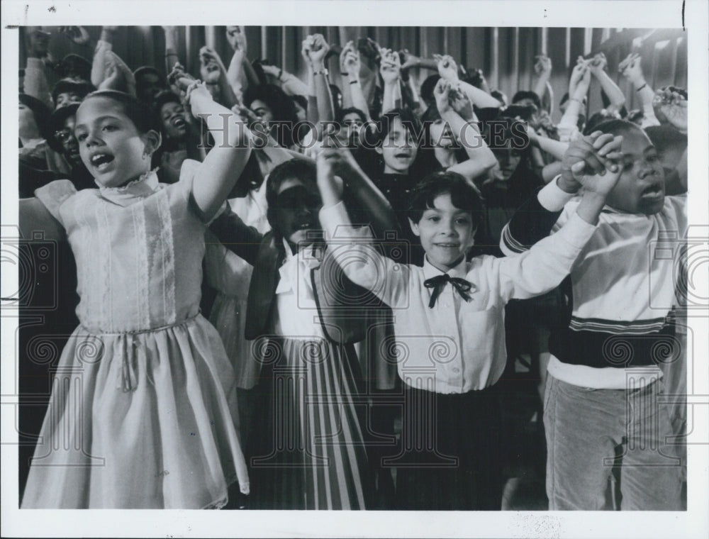 1985 Press Photo Student from 317 Public school - Historic Images