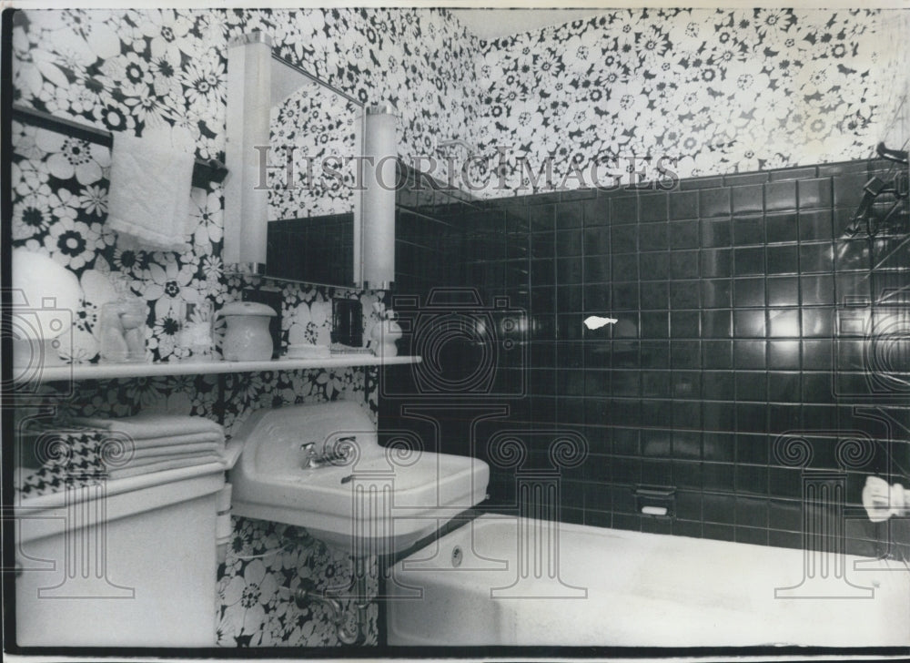 1973 Mrs. Nancy Schroeder&#39;s Old Bathroom - Historic Images