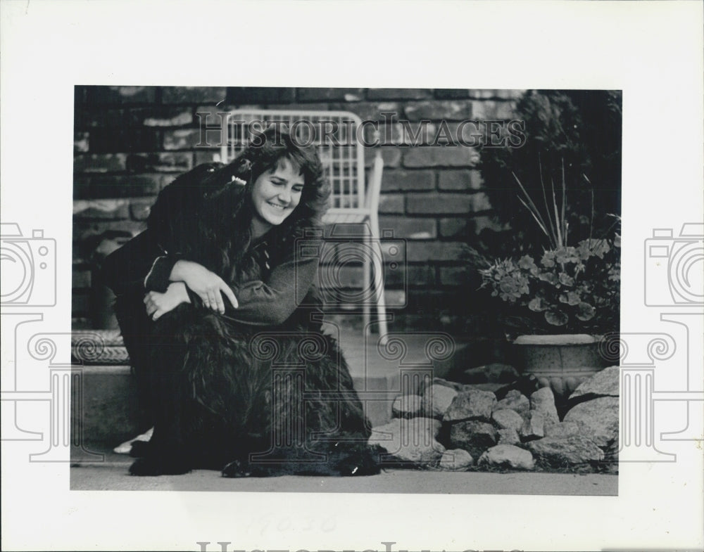 1987 Press Photo O, Halloran and her dog - Historic Images