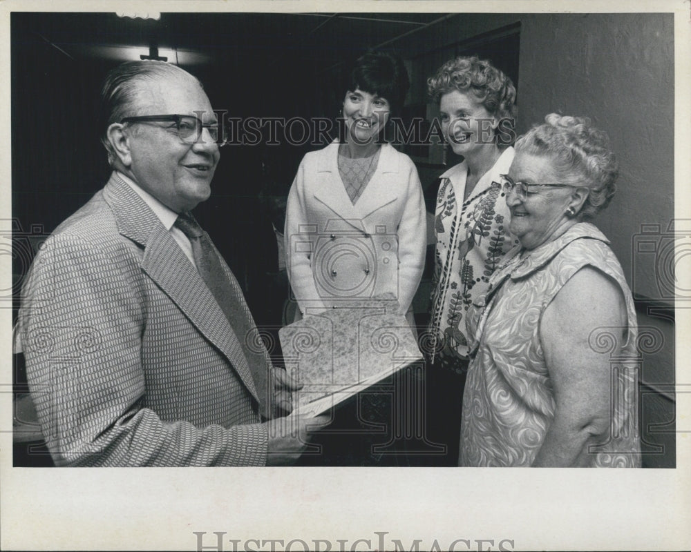 1973 Press Photo Astrology Group - RSG39143 - Historic Images