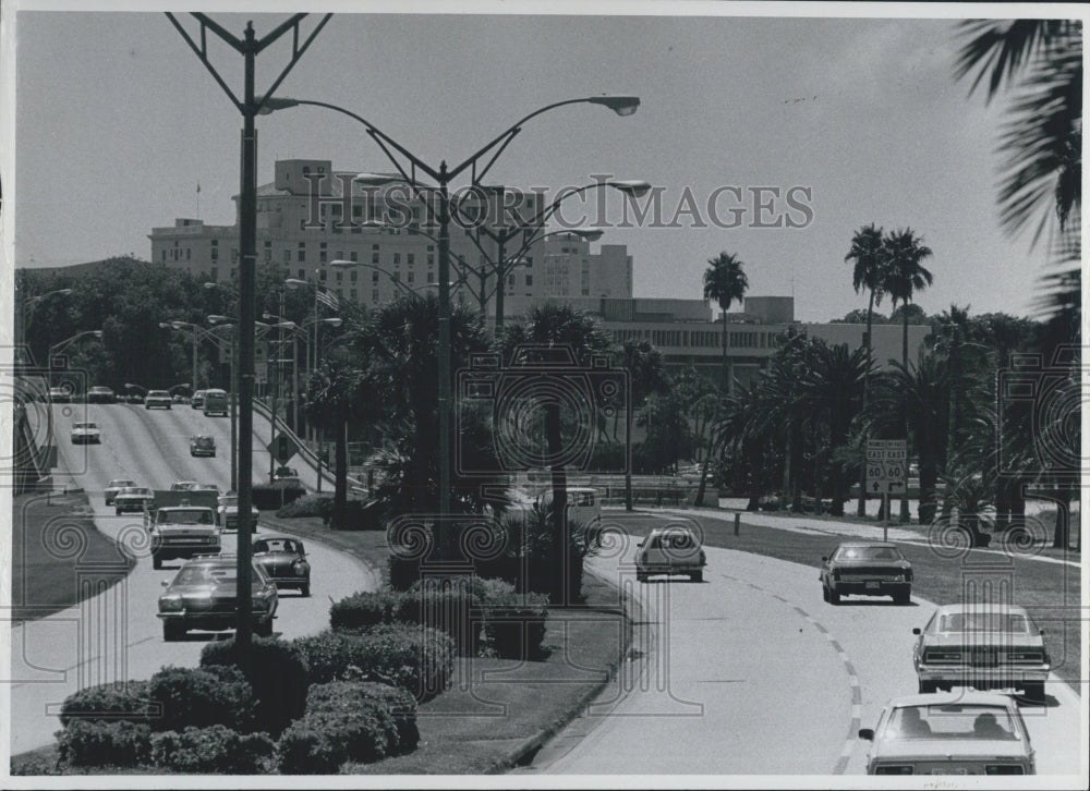 1976 of cars going to and from Clearwater Causeway - Historic Images