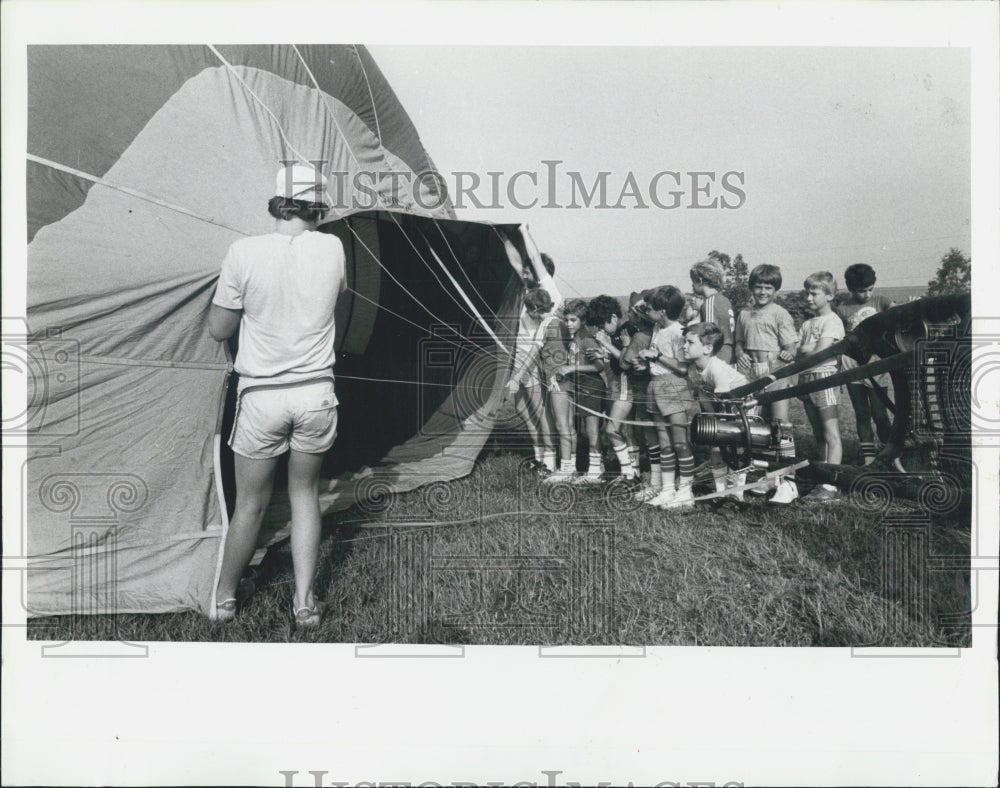 1983 Press Photo Hot Air Balloon - Historic Images