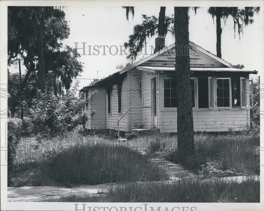 1965 Press Photo St Petersburg, FL Abandoned Condemned Home After Arson Fire - Historic Images