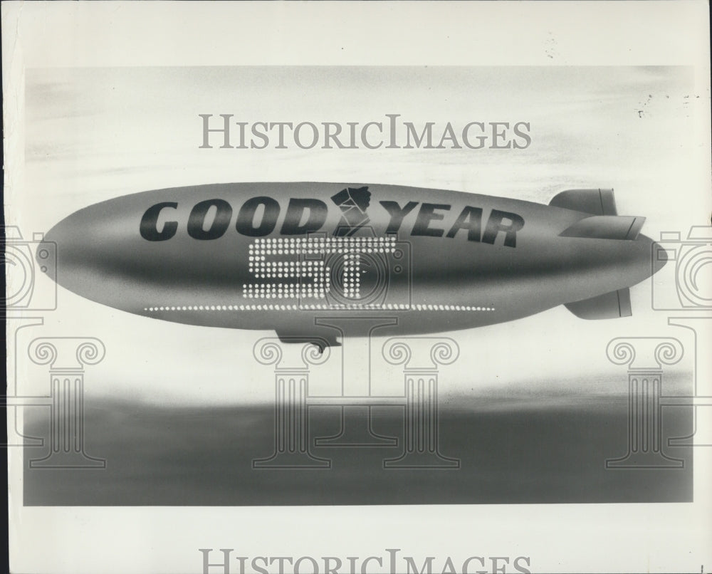 1980 Press Photo Goodyear Blimp - Historic Images