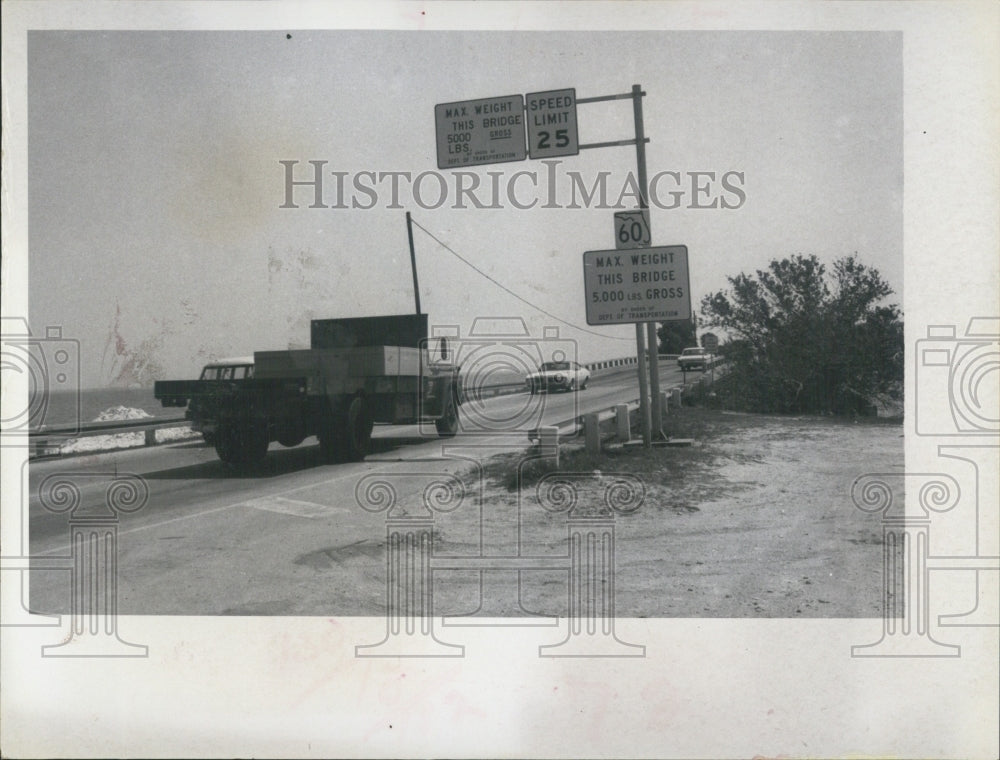 1971 Courtney Campbell Causeway - Historic Images