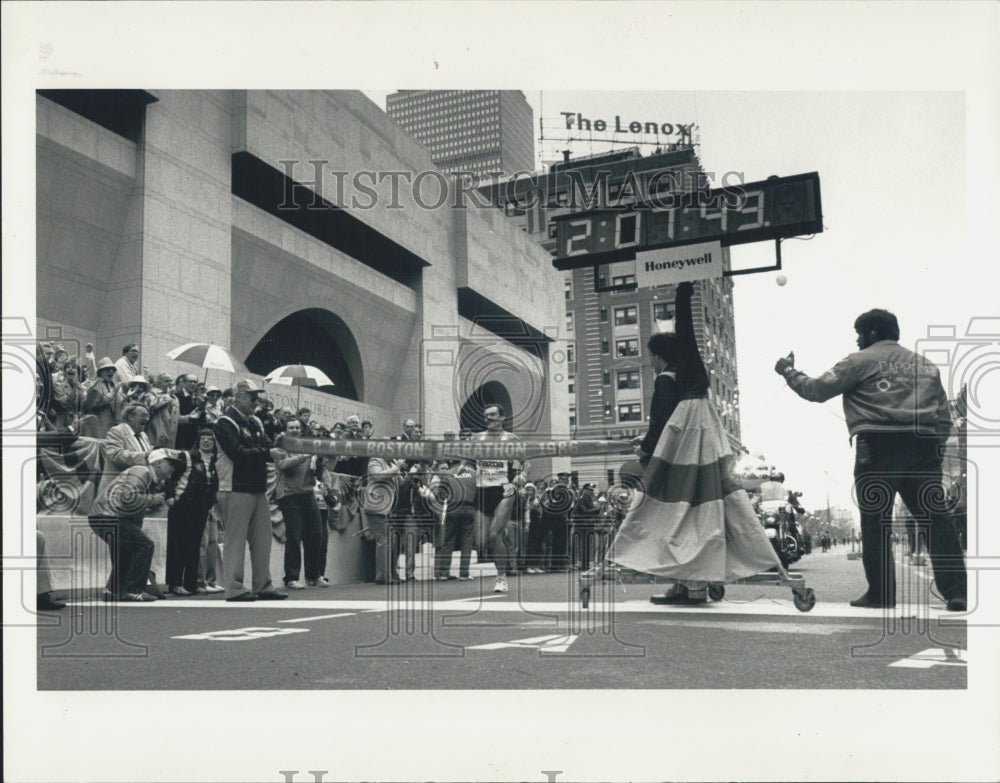 Press Photo Boston Marathon II - Historic Images