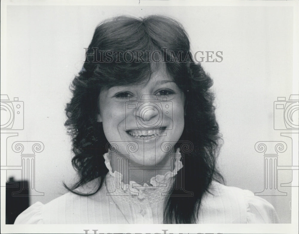 1985 Press Photo Michelle Bruno Sun-Times Social Security Sweepstakes Winner - Historic Images