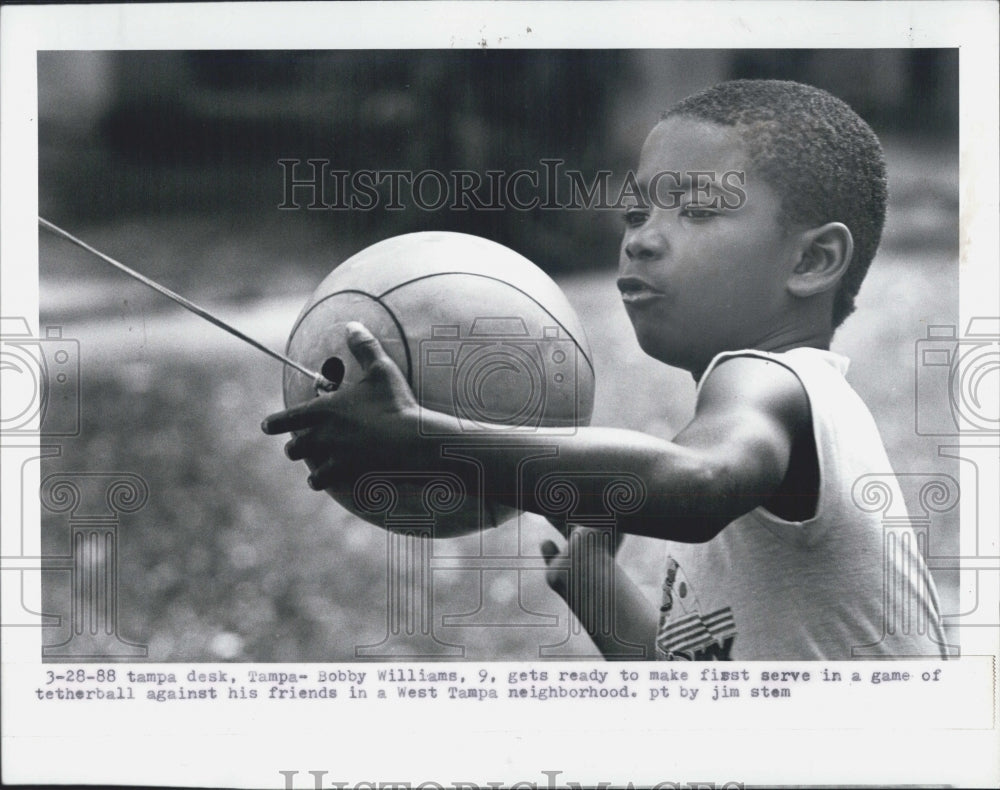 1988 Press Photo Nine Year Old Bobby Williams Plays Tetherball In West Tampa - Historic Images