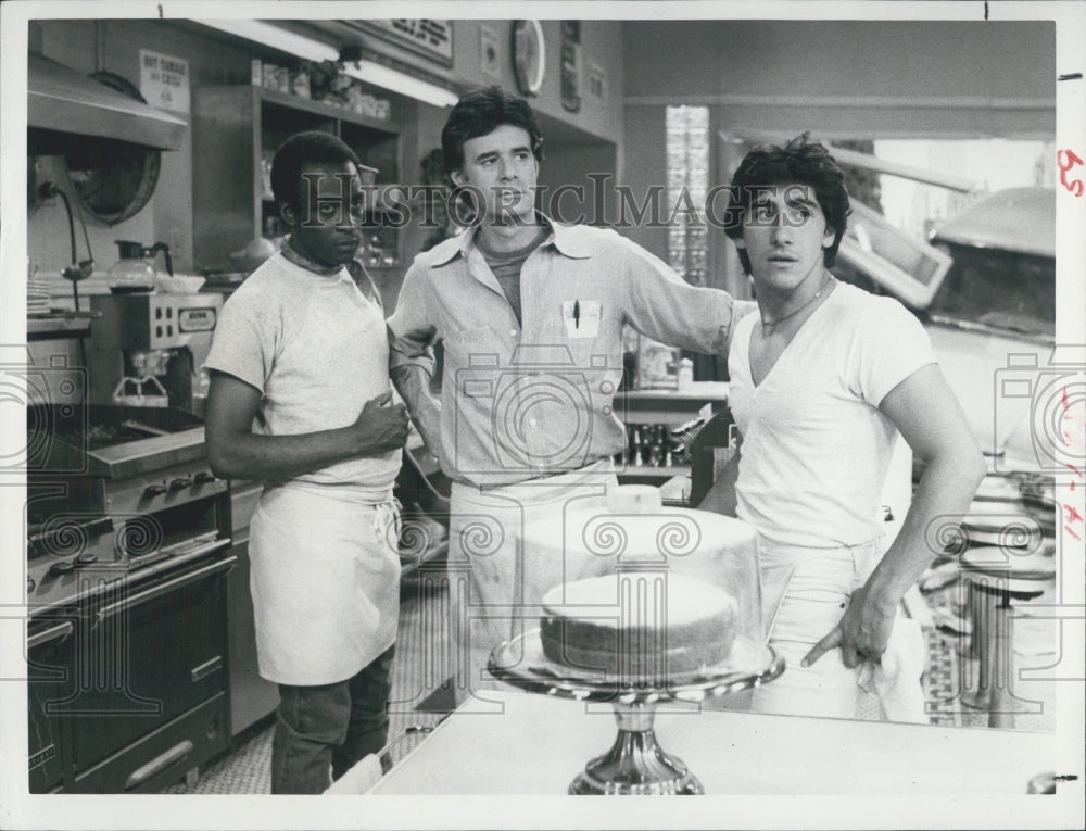 1983 Press Photo CBS&#39; &quot;Now We&#39;re Cookin&#39;&quot; - Historic Images