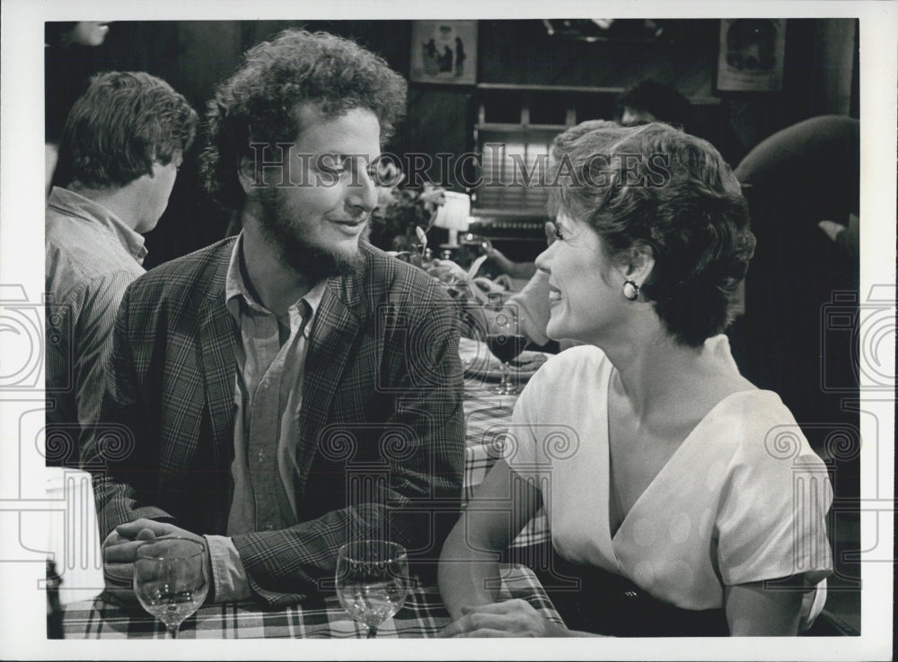 1985 Press Photo Daniel Stern And Christine Estabrook In CBS TV Show Hometown - Historic Images