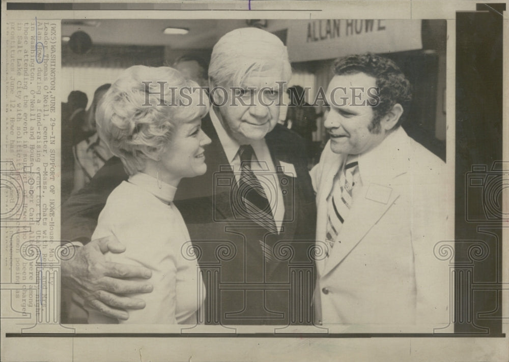 1986 Press Photo Thomas O&#39;Neil Majority house leader (center) and Mrs. Alan Howe - Historic Images