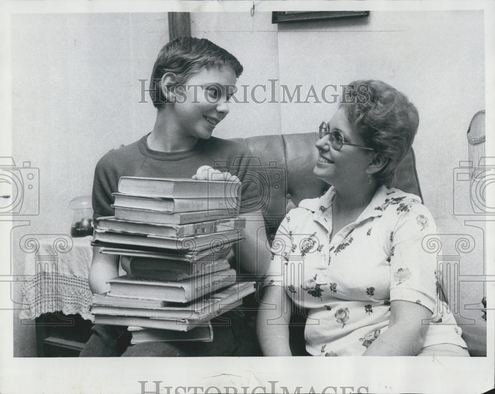 1976 Eddie Hubbard Read-A-Thon Organizer Mother Sharrene - Historic Images