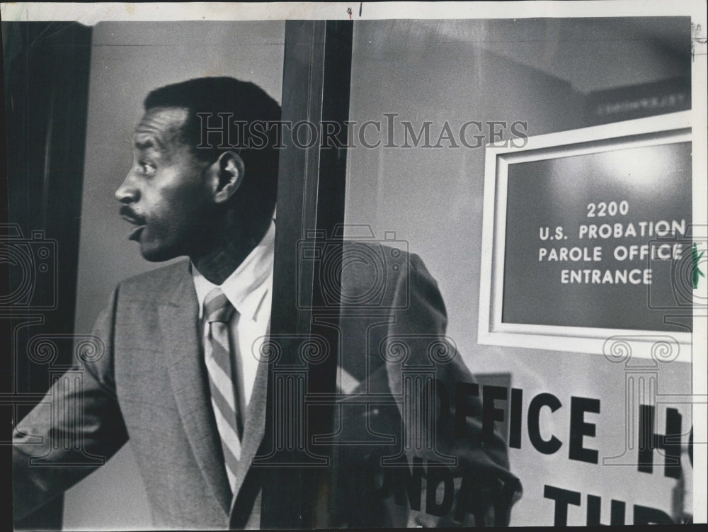 1973 Former Alderman Fred Hubbard Enter Probation Office - Historic Images