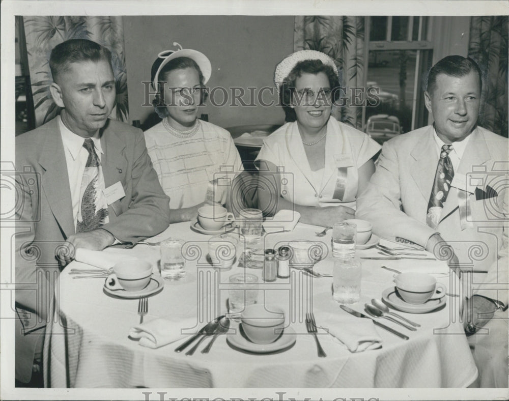 1950 Pasco county visitors - Historic Images